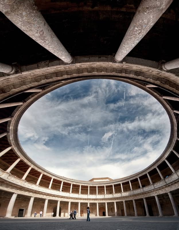imagen de historia sobre el palacio de carlos v