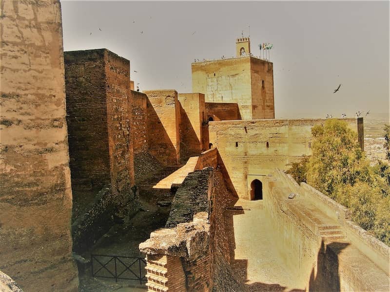 imagen de las puertas de la alhambra